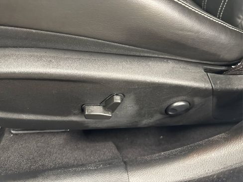 Used 2022 Chrysler 300 S image 37