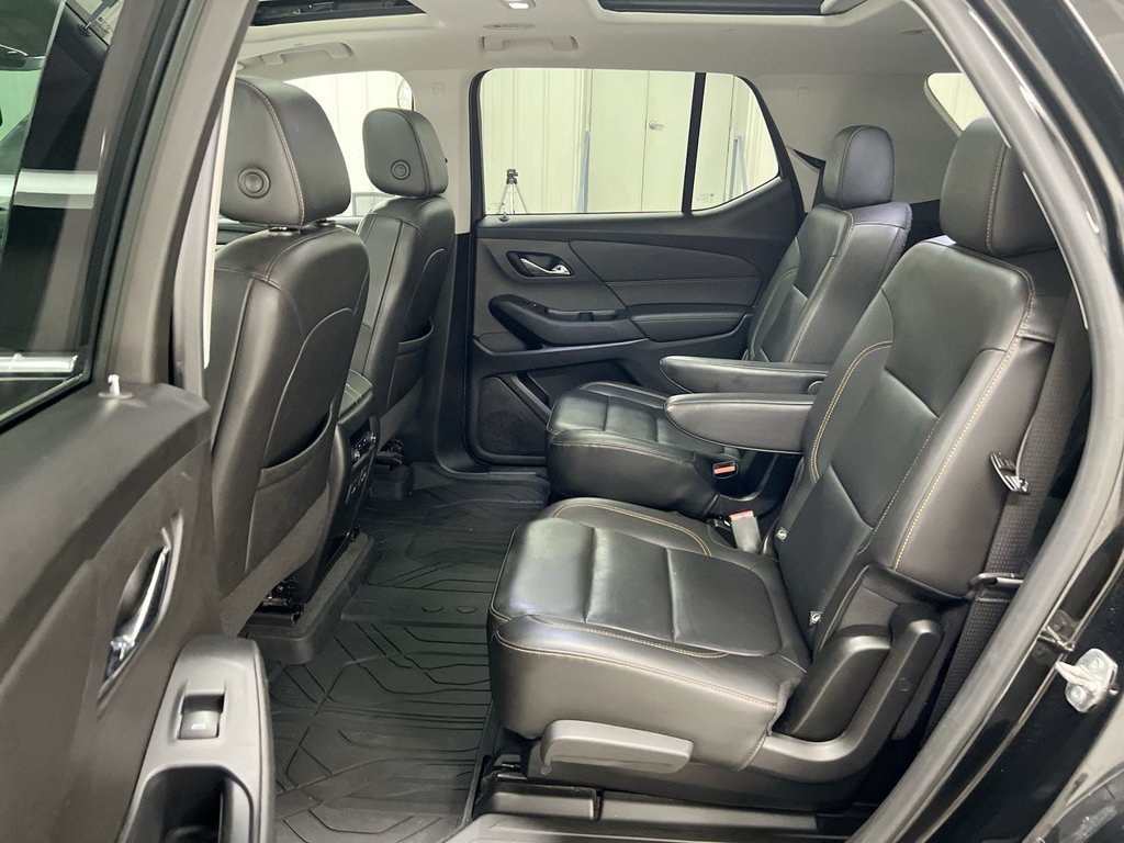 Used 2021 Chevrolet Traverse LT w/ LT Premium Package AWD/4WD image 24