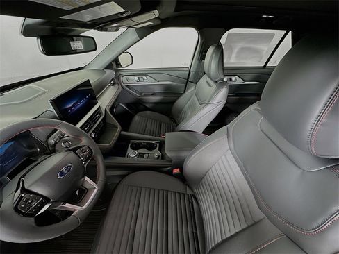 New 2026 Ford Explorer ST-Line w/ ST-Line Street Pack image 11