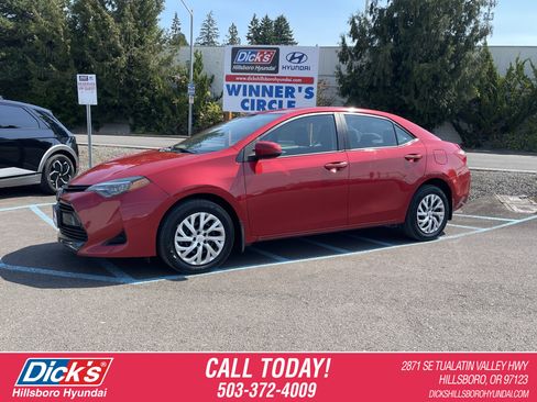 Used 2019 Toyota Corolla LE FWD image 1