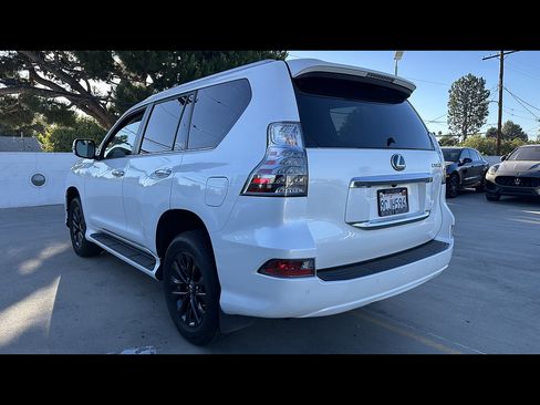 Used 2022 Lexus GX 460 Premium w/ Premium Package AWD/4WD image 3