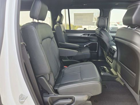 New 2026 Jeep Grand Wagoneer Limited AWD/4WD image 18