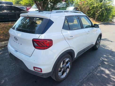 Used 2025 Hyundai Venue SEL FWD image 8