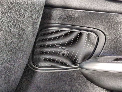 Used 2025 Mercedes-Benz GLC 300 4MATIC image 31