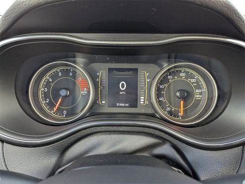 Used 2019 Jeep Cherokee Latitude Plus w/ Cold Weather Group image 18