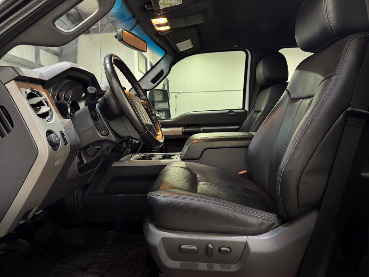 Used 2016 Ford F250 Lariat w/ Lariat Interior Package AWD/4WD image 6