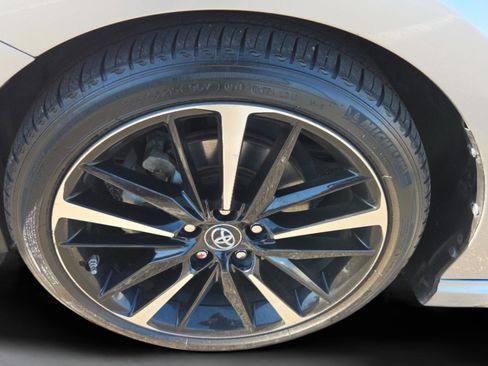 Used 2018 Toyota Camry XSE image 34