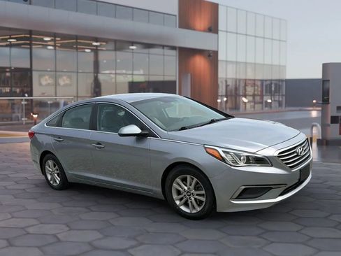 Used 2016 Hyundai Sonata SE FWD image 16