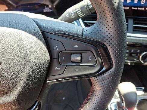 Certified 2024 Chevrolet Trax RS w/ Sunroof Package FWD image 18
