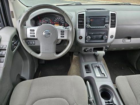 Used 2016 Nissan Frontier SV AWD/4WD image 12