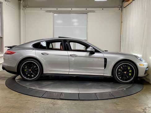 Used 2018 Porsche Panamera 4 AWD/4WD image 10