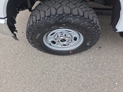 New 2026 Ford F250 XL w/ XL Off-Road Package AWD/4WD image 9