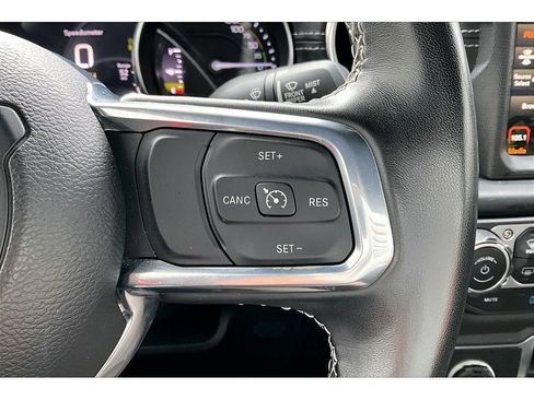 Used 2023 Jeep Wrangler Unlimited Sahara w/ Cold Weather Group AWD/4WD image 28