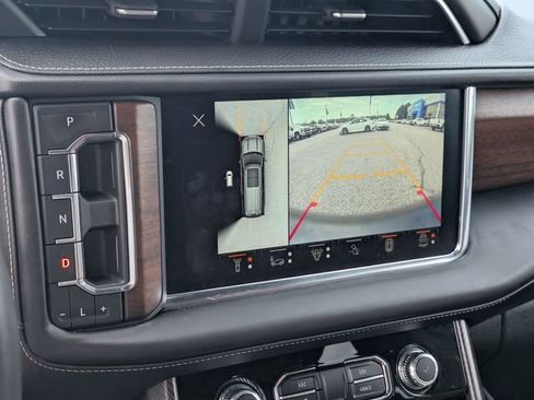 Used 2023 GMC Yukon XL Denali Ultimate AWD/4WD image 23