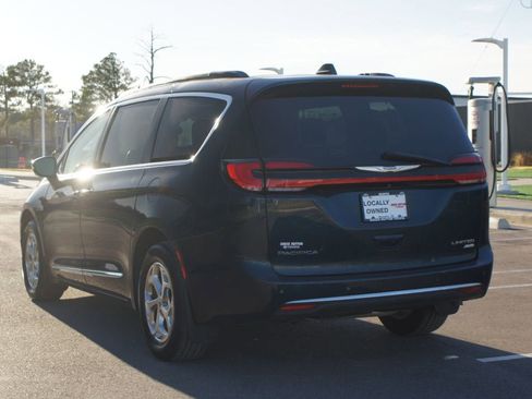 Used 2022 Chrysler Pacifica Limited image 18