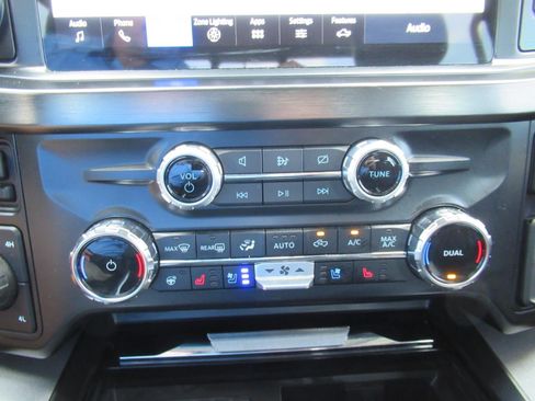 Used 2024 Ford F250 Lariat w/ Lariat Ultimate Package AWD/4WD image 31