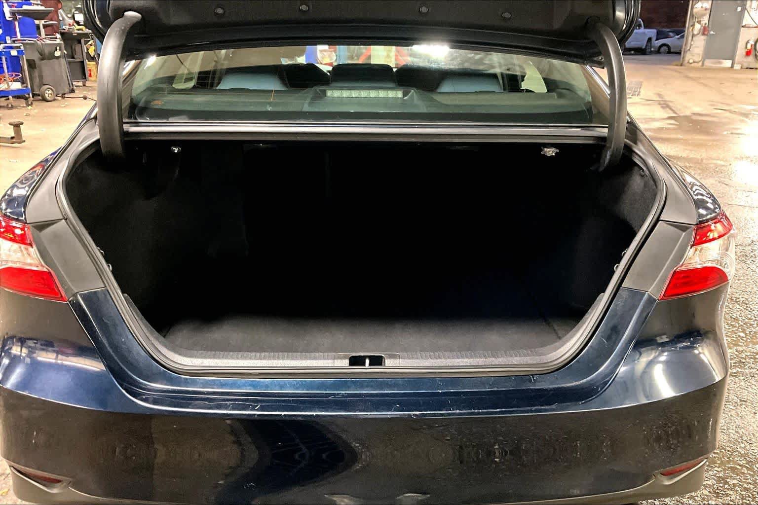 Certified 2018 Toyota Camry LE FWD image 29