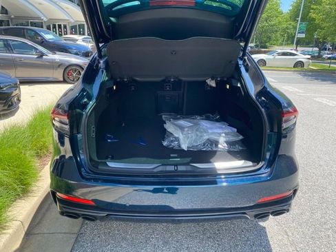 New 2024 Maserati Levante Trofeo image 9