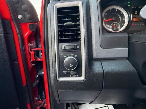 Used 2015 RAM 2500 Tradesman w/ Chrome Appearance Group image 36