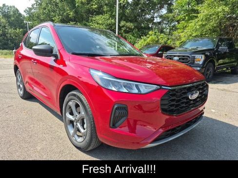 Used 2023 Ford Escape ST-Line w/ Tech Pack #1 AWD/4WD image 12