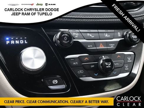 Used 2021 Chrysler Pacifica Touring-L image 23