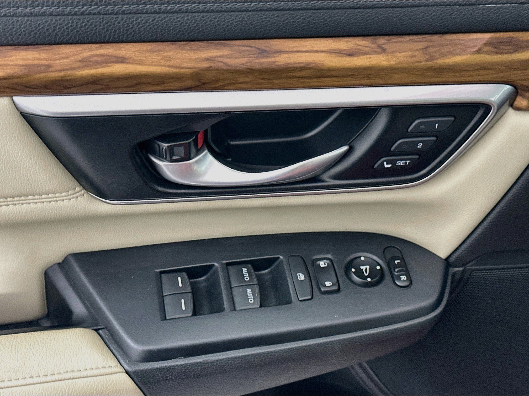 Used 2019 Honda CR-V Touring image 15