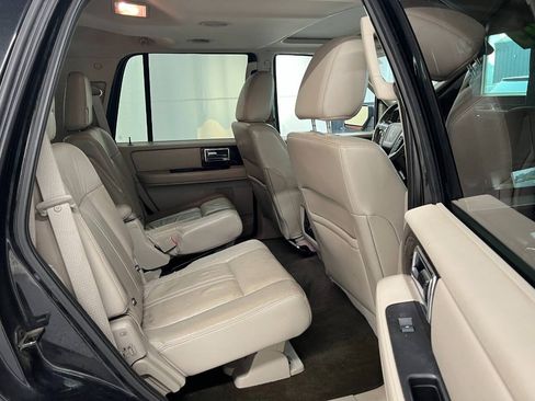 Used 2015 Lincoln Navigator 4WD image 11