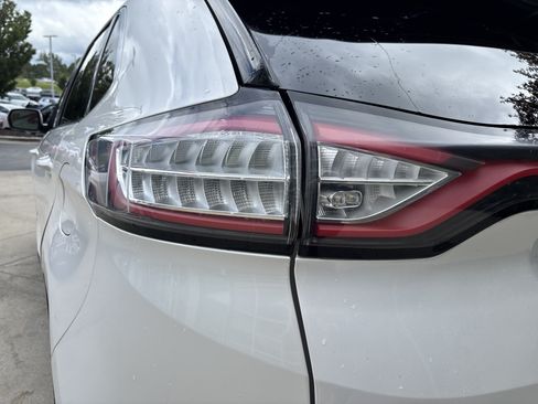 Used 2015 Ford Edge SEL w/ Equipment Group 201A AWD/4WD image 12