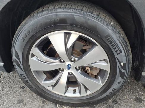 Used 2019 Subaru Ascent Premium image 9