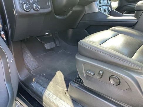 Used 2022 Chevrolet Tahoe Z71 w/ Luxury Package image 21