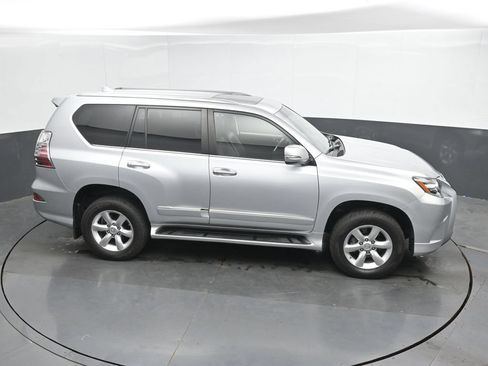 Used 2017 Lexus GX 460 w/ Navigation Package AWD/4WD image 24