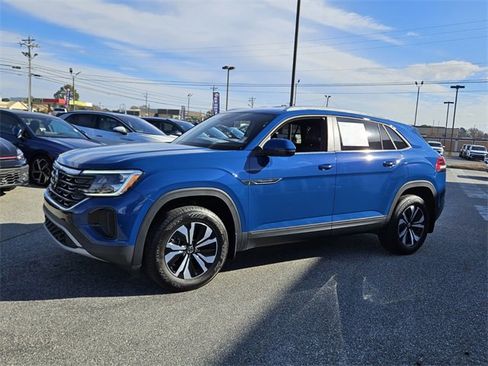 Certified 2025 Volkswagen Atlas Cross Sport SE image 3