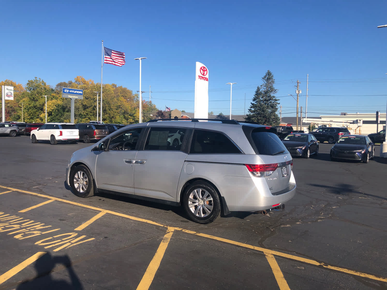 Used 2014 Honda Odyssey EX image 3