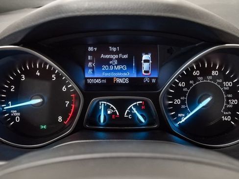 Used 2017 Ford Escape Titanium FWD image 14