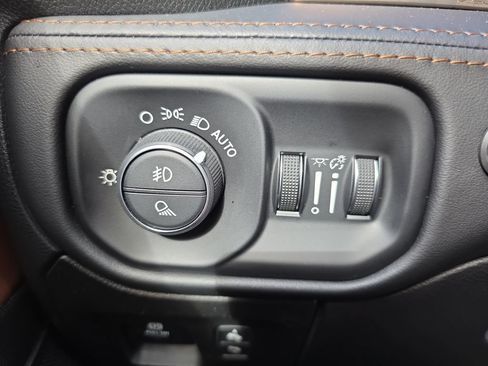Used 2022 RAM 1500 Limited AWD/4WD image 19