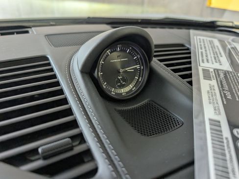 Used 2025 Porsche 911 Carrera 4 GTS image 32