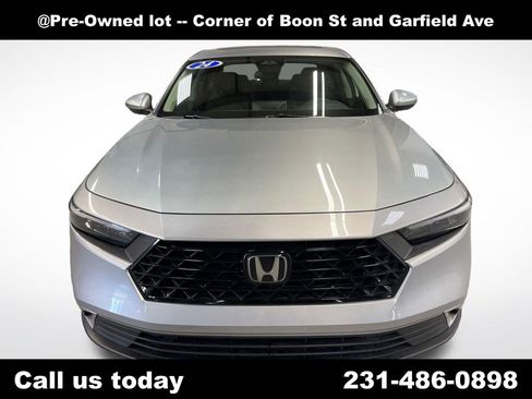 Used 2024 Honda Accord EX image 11
