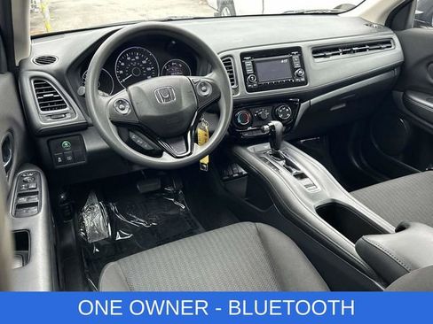 Used 2018 Honda HR-V LX image 2