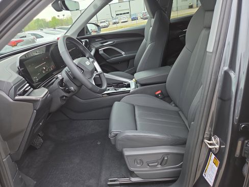 Certified 2025 Audi Q5 Premium Plus w/ Premium Plus image 5