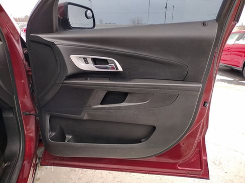 Used 2017 Chevrolet Equinox LT image 18