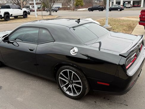 Used 2021 Dodge Challenger R/T w/ Plus Package image 9