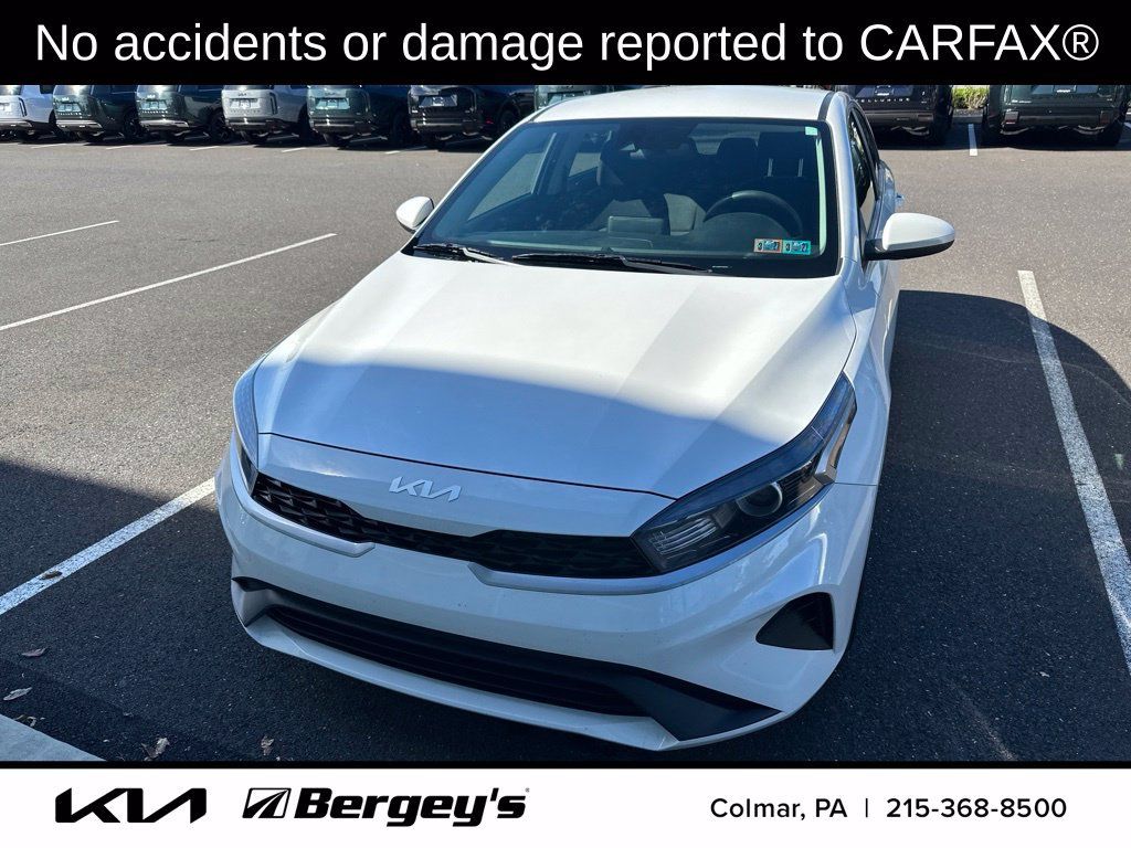 Certified 2023 Kia Forte LXS FWD image 2
