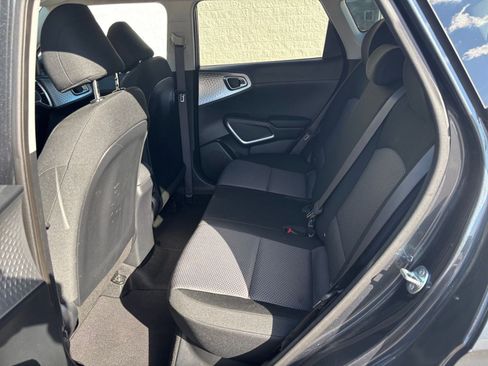 Used 2025 Kia Soul LX w/ LX Technology Package FWD image 24