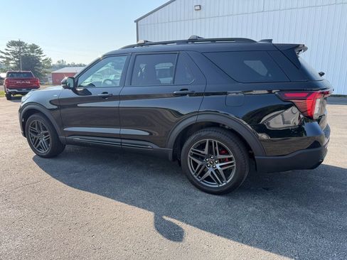 Used 2025 Ford Explorer ST-Line w/ Premium Package AWD/4WD image 4