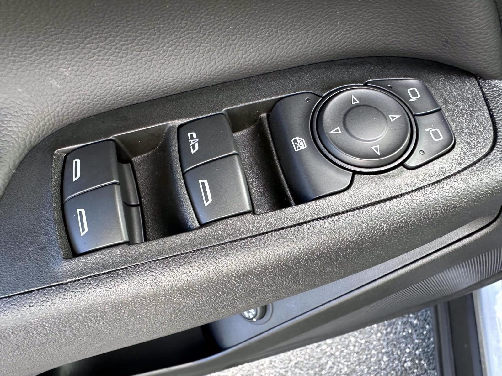 Used 2024 Chevrolet Equinox LT AWD/4WD image 9