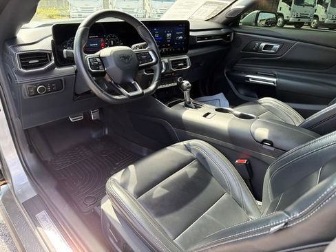 Used 2024 Ford Mustang Premium image 19