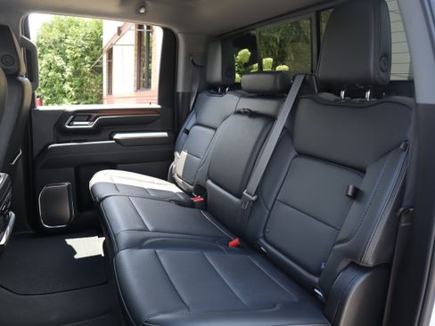 Used 2024 GMC Sierra 2500 Denali w/ Denali Reserve Package AWD/4WD image 29