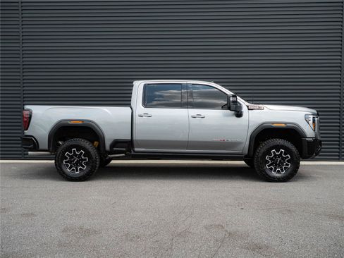Used 2026 GMC Sierra 2500 AT4X w/ LPO, Black Badging Package AWD/4WD image 29