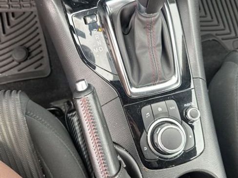 Used 2016 MAZDA MAZDA3 i Touring image 4