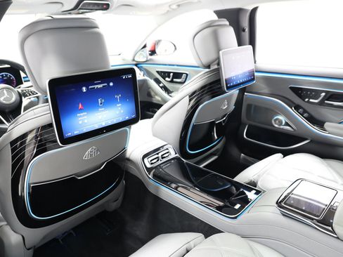 Used 2021 Mercedes-Benz Maybach S 580 4MATIC image 64